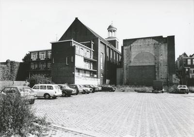 863538 Gezicht op de achterzijde van de panden Oudegracht 69-81 te Utrecht; vanaf het bouwterrein van warenhuis De ...